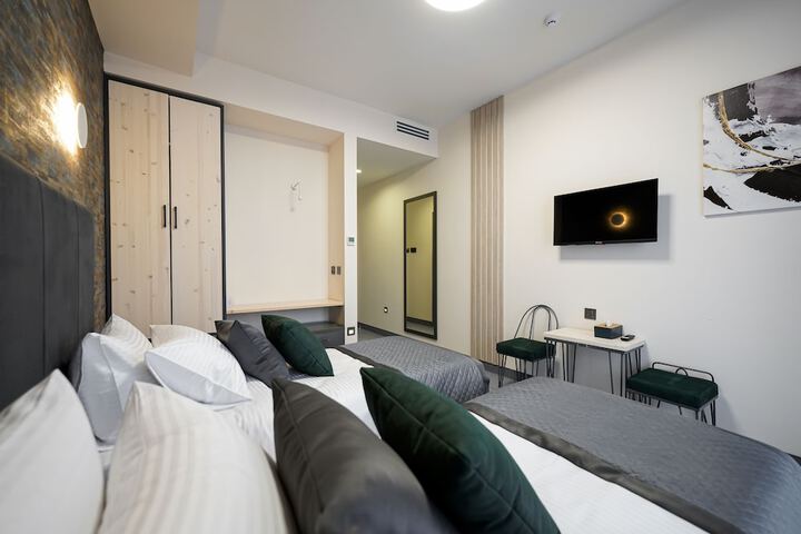 Room 26 of 209