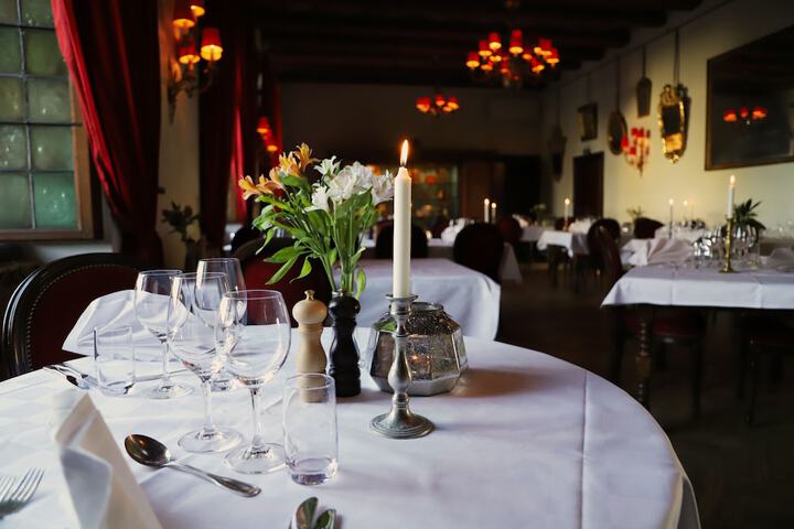 Dining 42 of 59