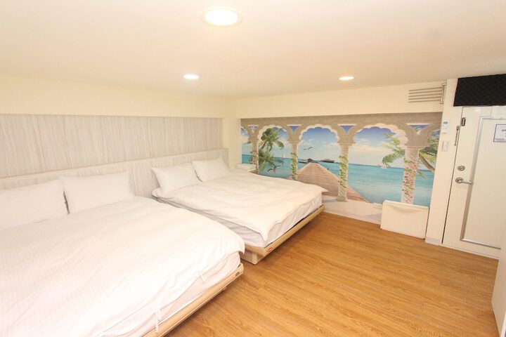 Room 42 of 246