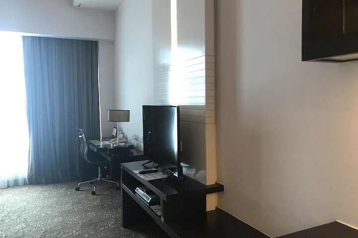 Room 33 of 74