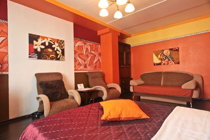 Room 8 of 183