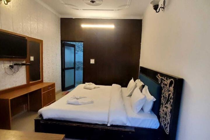 Room 18 of 22