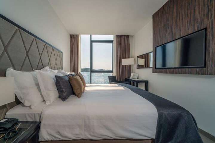 Room 7 of 50