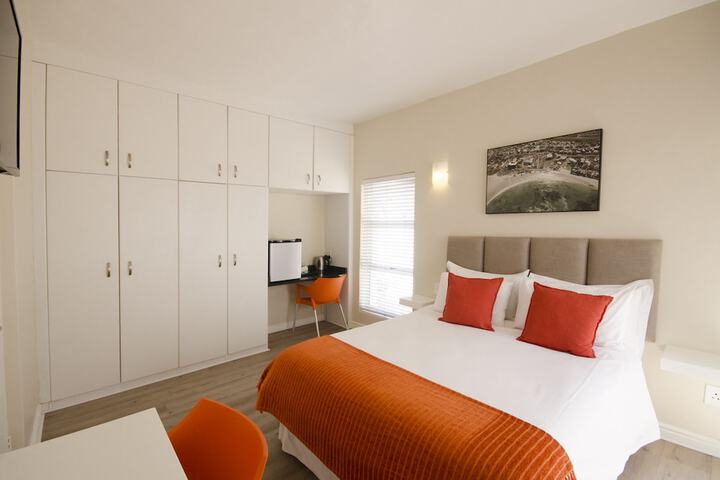 Room 3 of 19