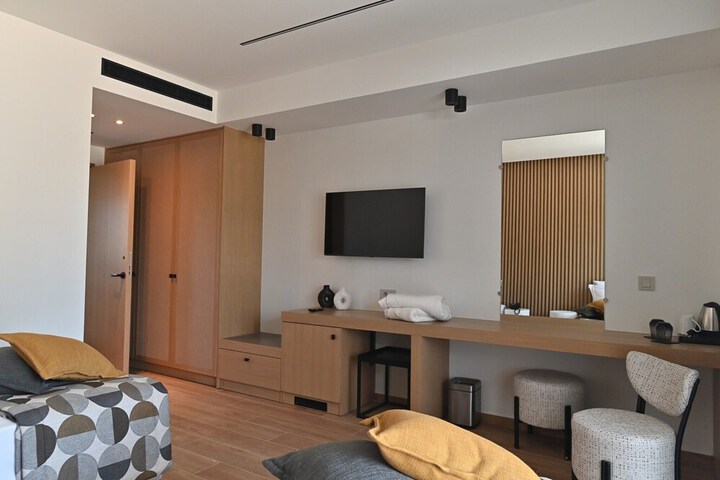 Room 27 of 50