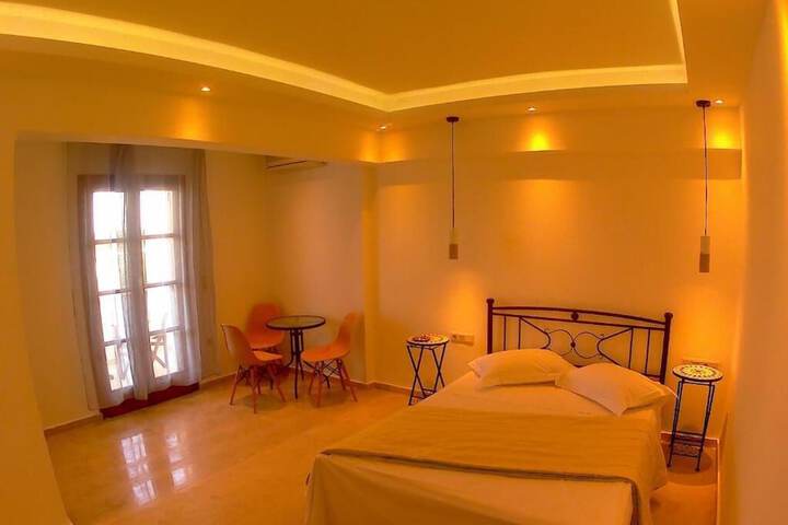 Room 10 of 162