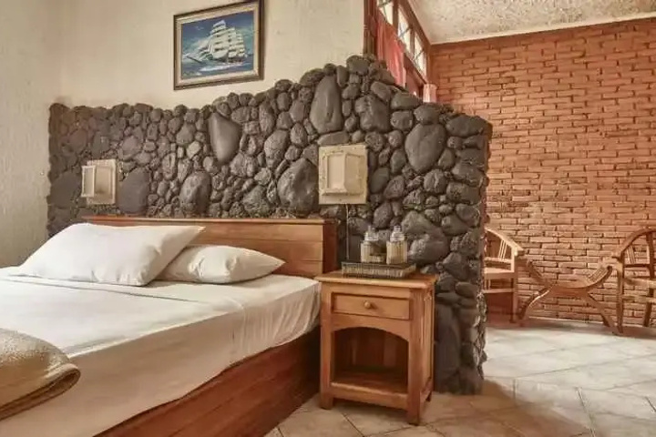Room 5 of 26