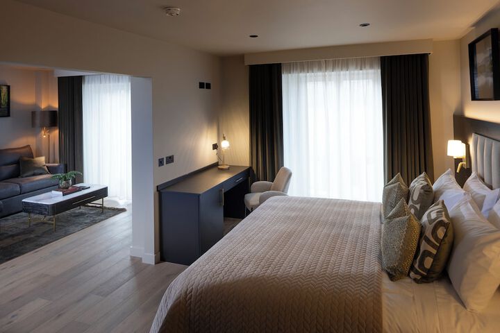 Room 6 of 15