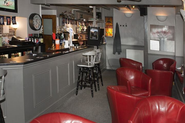 Lounge 16 of 25