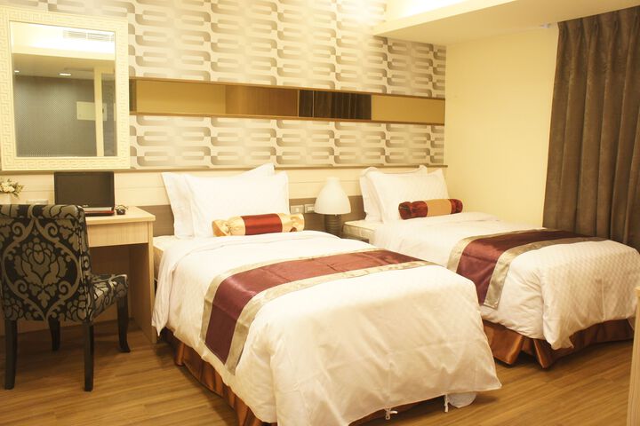Room 4 of 4