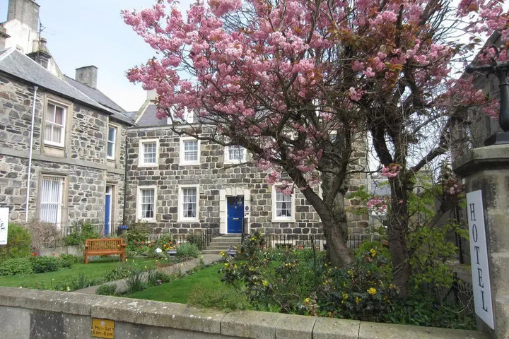 CARMELITE HOUSE HOTEL