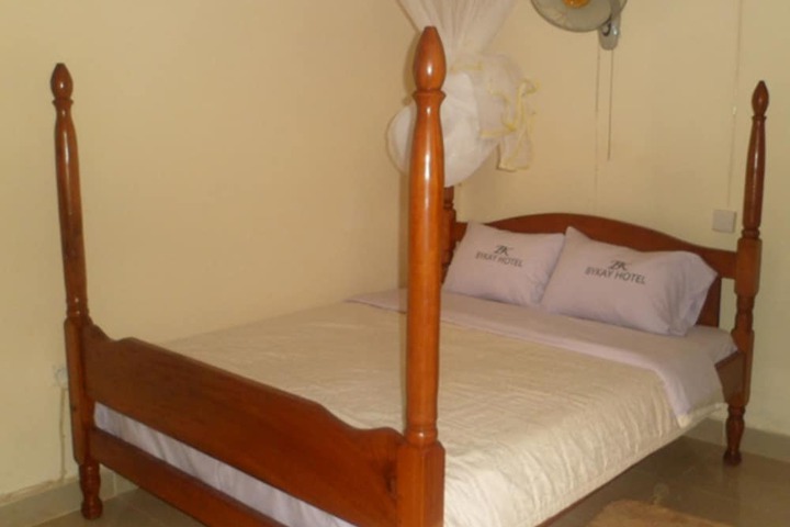 Room 7 of 19