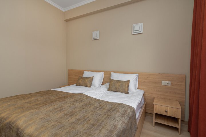 Room 5 of 35