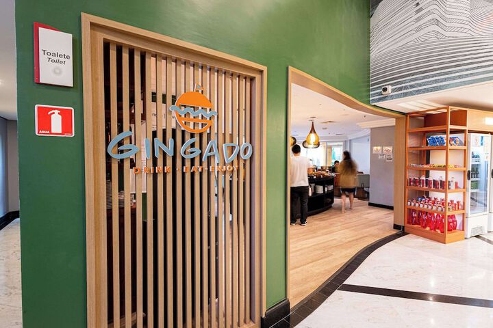 Entrance & Lobby