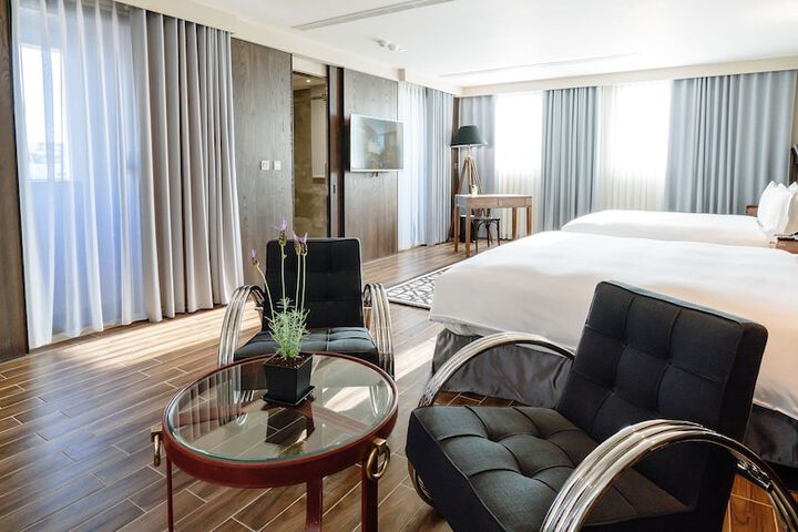 Room 41 of 243