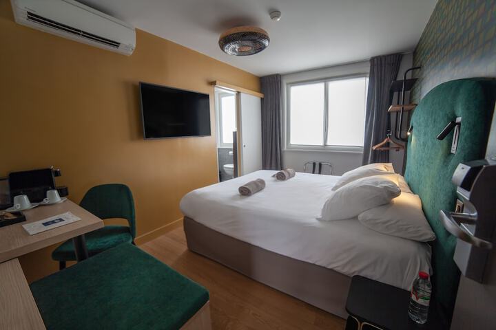 Room 12 of 47