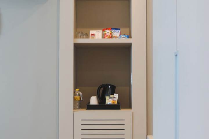 Room 17 of 80