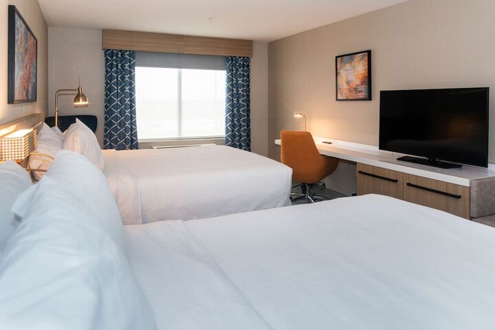 2 Queen Beds (2 of 15)