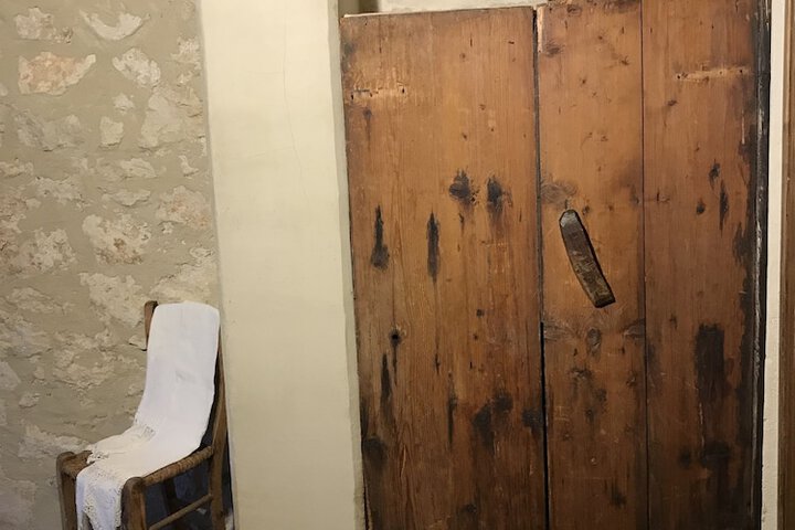 Room 34 of 112