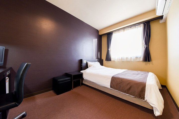 Room 13 of 81