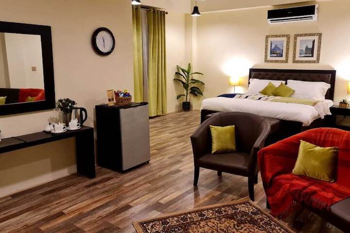 Room 3 of 8