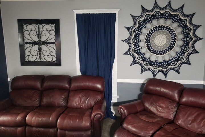 Room 6 of 12
