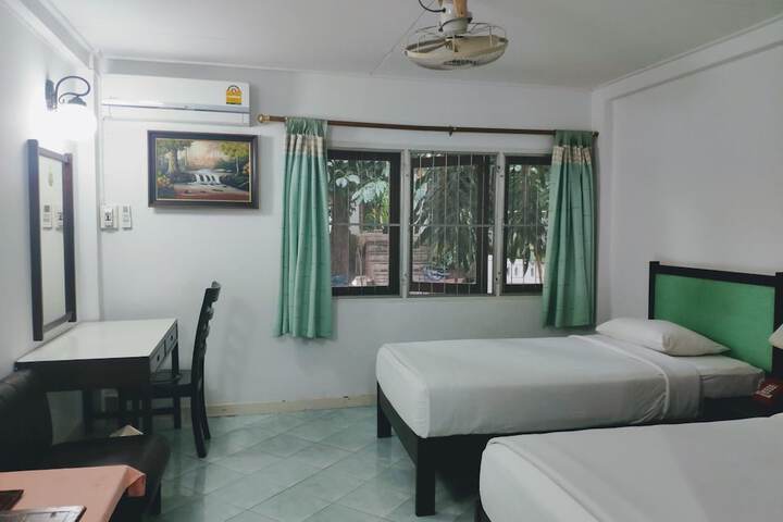 Room 12 of 50
