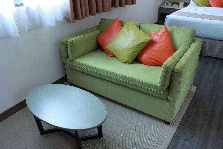 Room 6 of 42