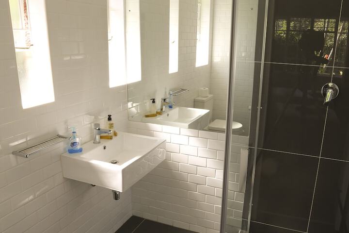 Room 16 of 52