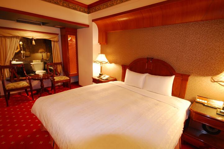 Room 3 of 18