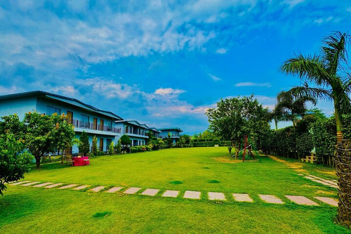 Hotel Exterior 44 of 47
