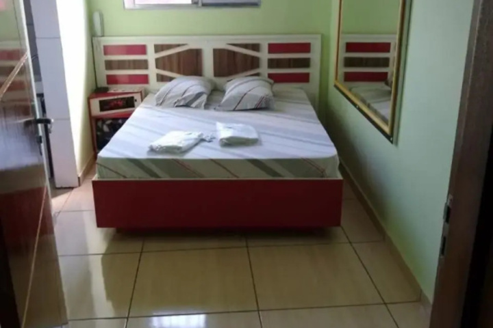 Room 4 of 13