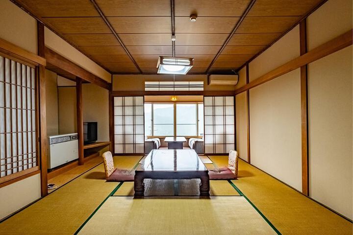 Room 18 of 73