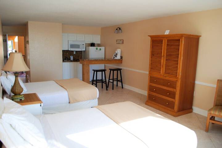 Room 4 of 32