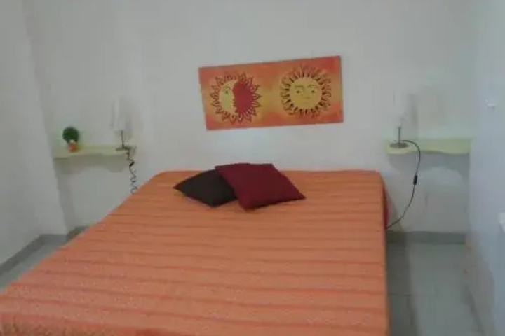 Room 2 of 8