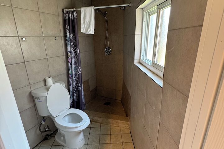 Room 5 of 10