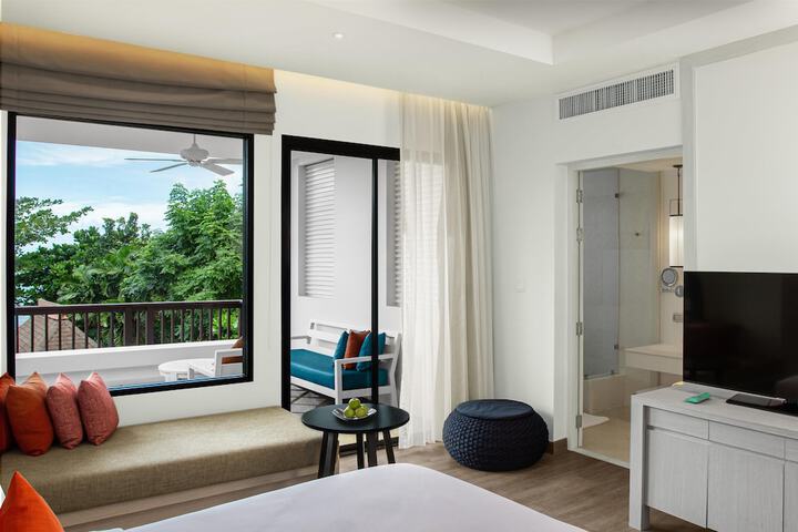 Room 10 of 97