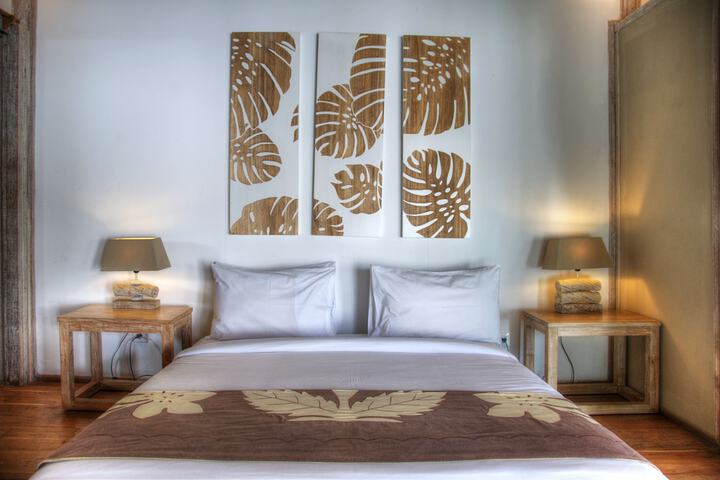 Room 7 of 28