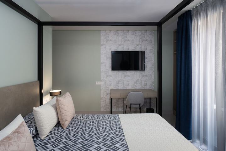 Room 6 of 65
