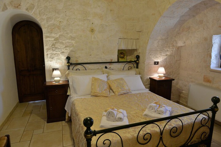 Room 4 of 60