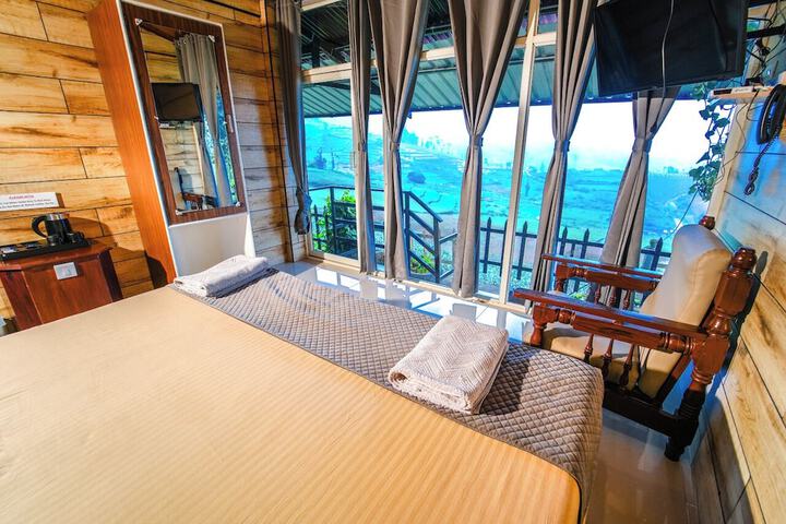 Room 5 of 36