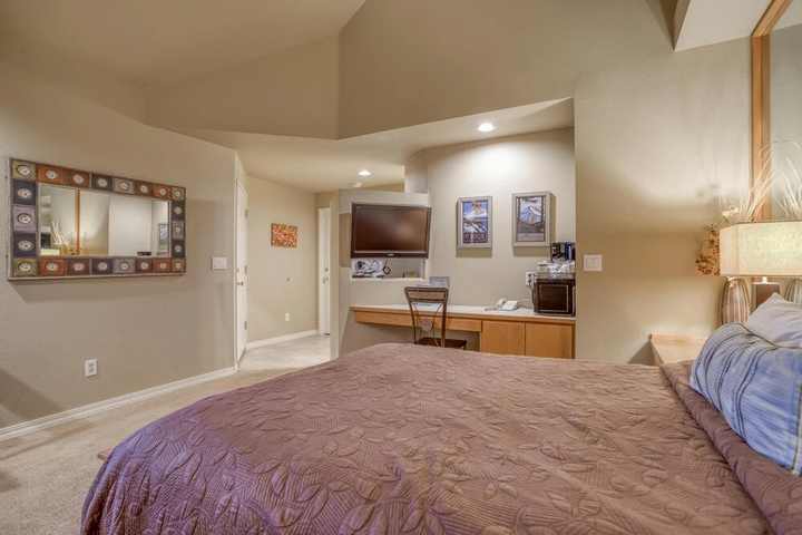 Room 4 of 15