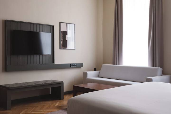 Room 42 of 81