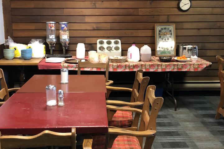 Breakfast/Coffee Service 19 of 28