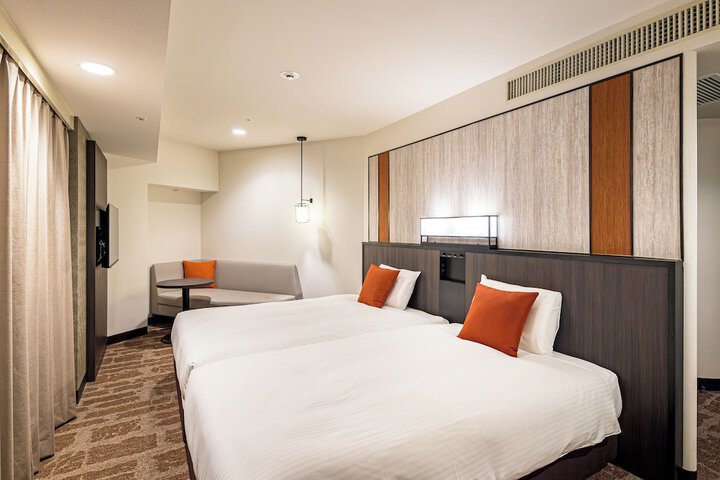 Room 32 of 127