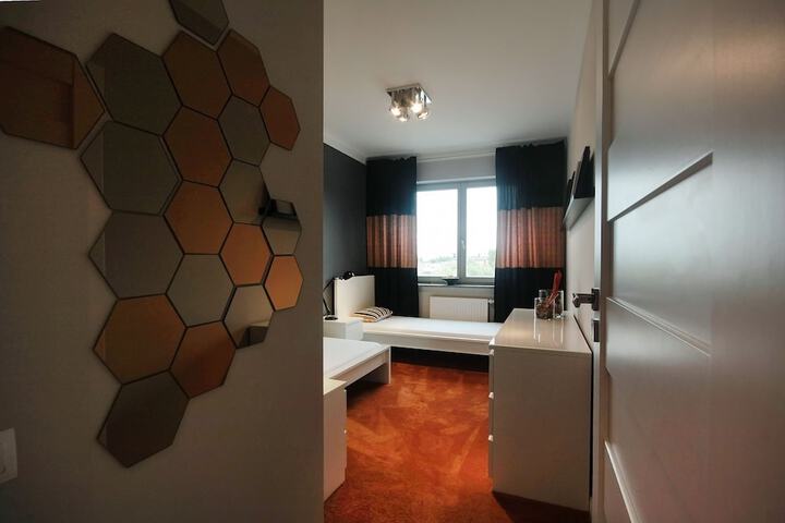 Room 7 of 79