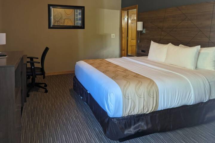 Room 33 of 50