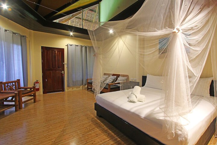 Room 9 of 36