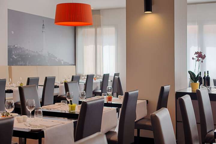 Dining 57 of 81
