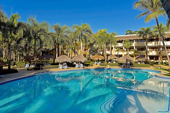 Hotel Pool